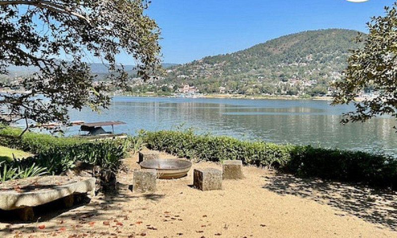 Casa En El Lago En E...