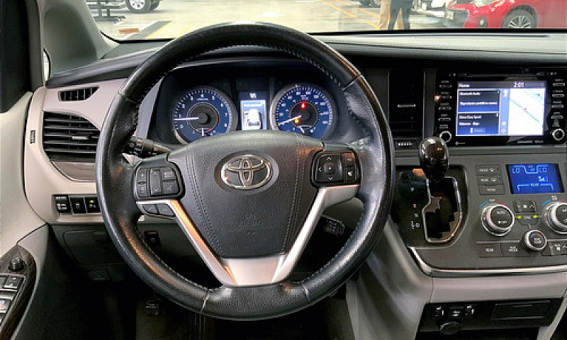 Toyota Sienna 2019...