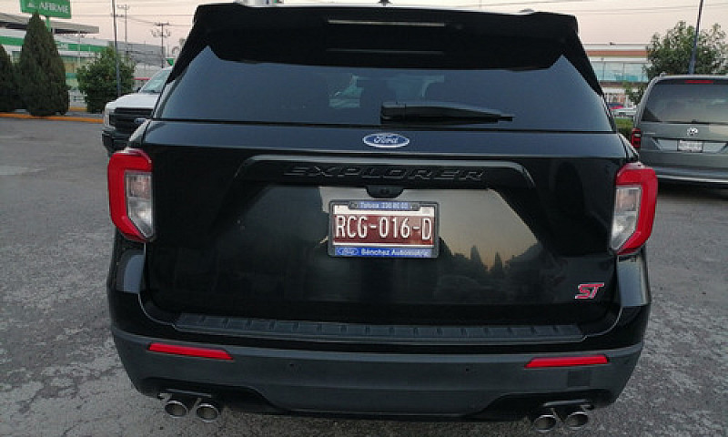 Ford Explorer 2023...