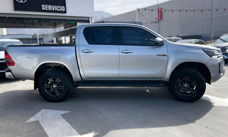 Toyota Hilux 2021...