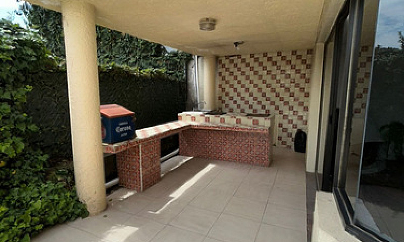 Casa En Venta En Lom...