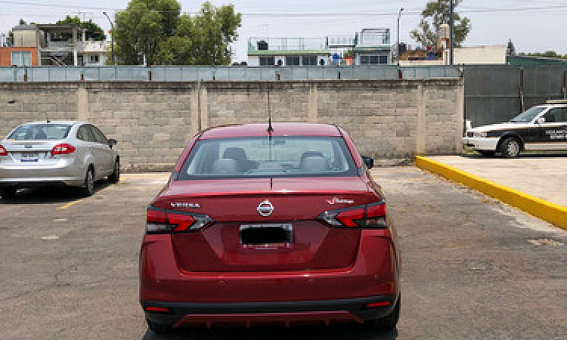 Nissan Versa 1.6 Sen...