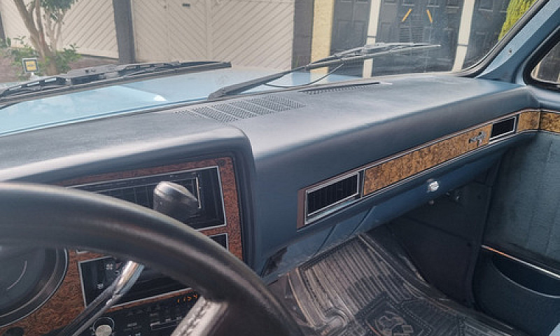 Chevrolet Cheyenne...