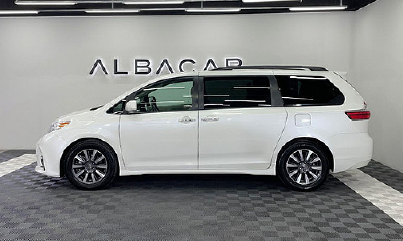 Toyota Sienna 2018...
