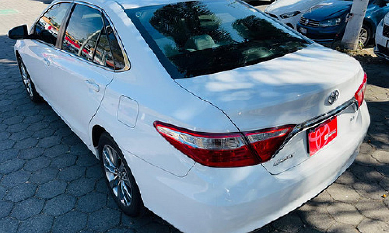 Toyota Camry 2017...