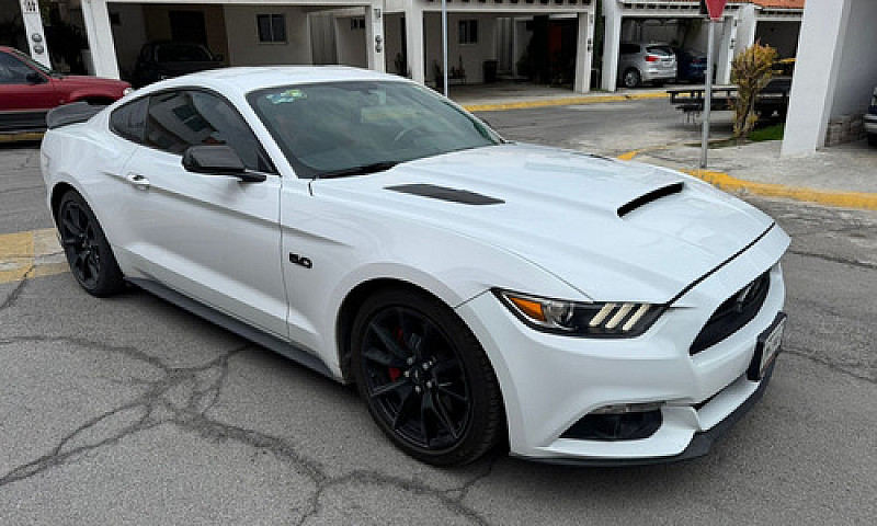 Ford Mustang 5.0L Gt...