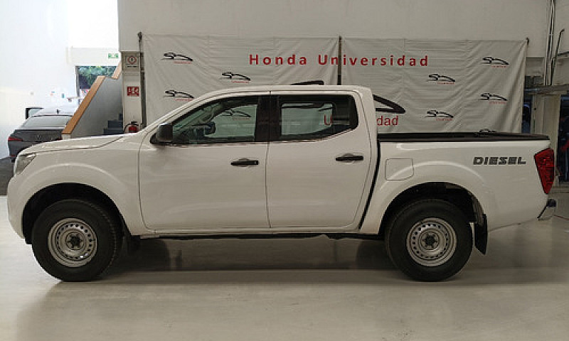 Nissan Np300 2020...