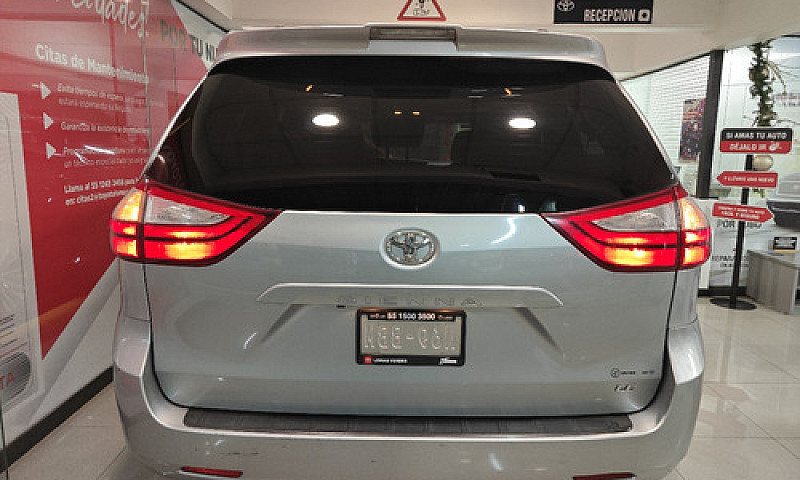 Toyota Sienna 2019...