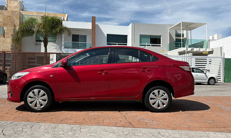 Toyota Yaris 1.5 Cor...