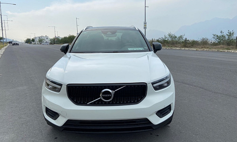 Volvo Xc 40 Momentun...