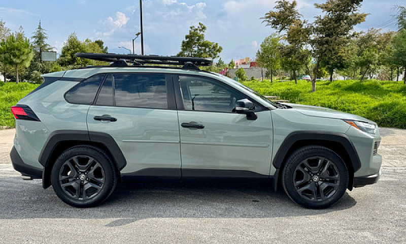 Toyota Rav4 2.5 Adve...