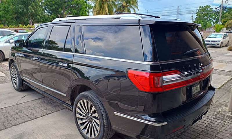 Lincoln Navigator 3....