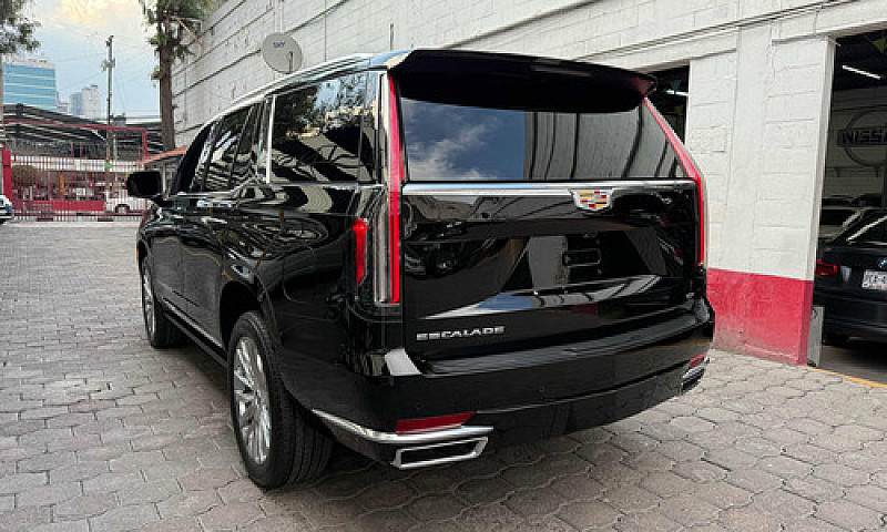 Cadillac Escalade 6....