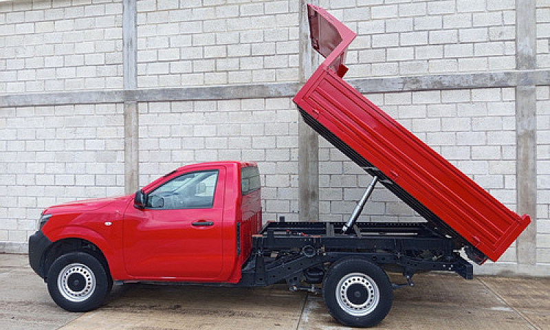 Nissan Np300 2.5 Est...