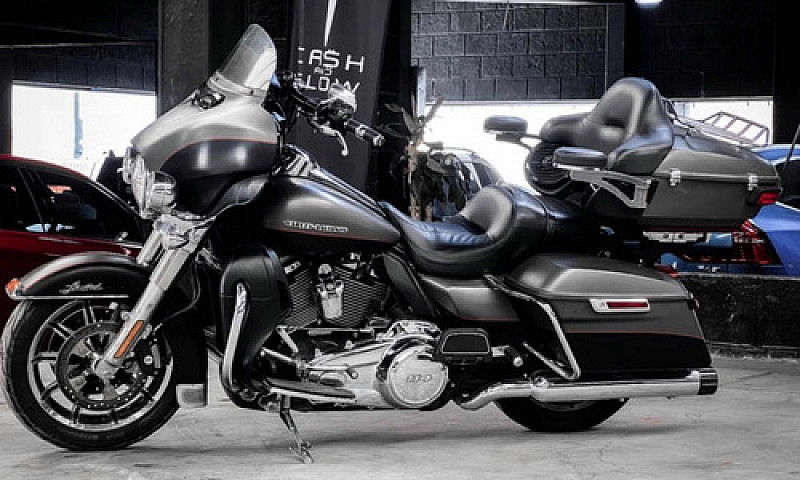 Harley-Davidson Exce...