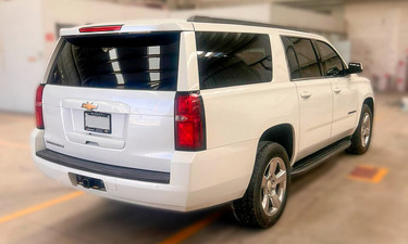 Chevrolet Suburban 5...