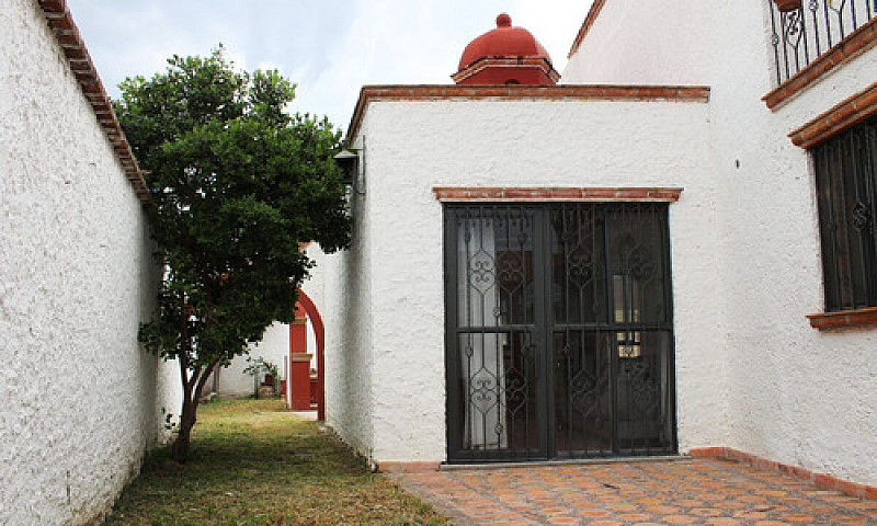 Casa Estilo Colonial...