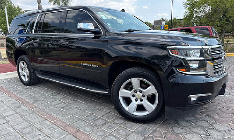 Chevrolet Suburban 5...