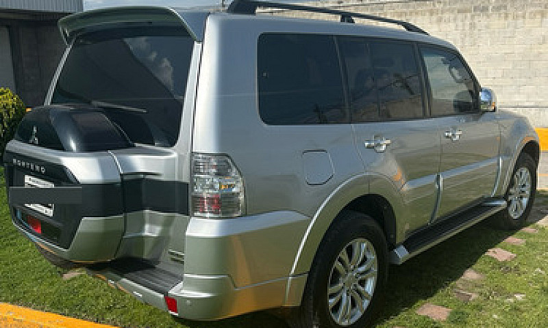 Mitsubishi Montero 3...