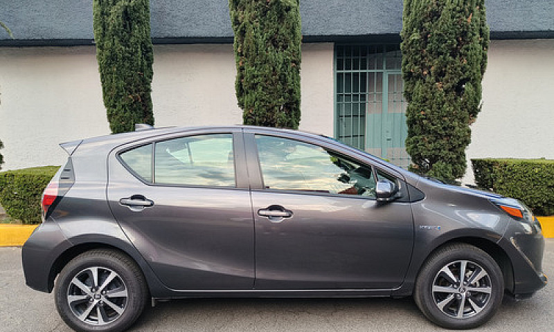 Toyota Prius C 1.5 H...