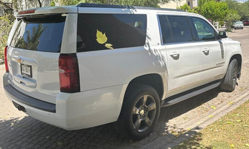 Chevrolet Suburban 5...