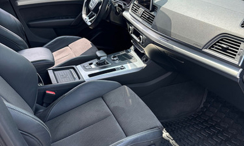 Audi Q5 2.0 L T S Li...