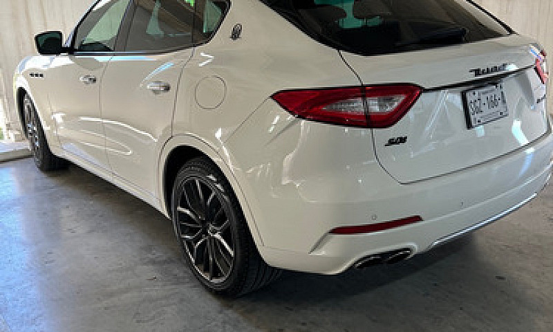Maserati Levante...