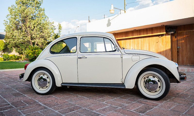 Volkswagen Sedan 1.6...