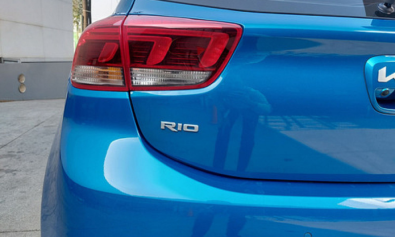 Kia Rio 2023...