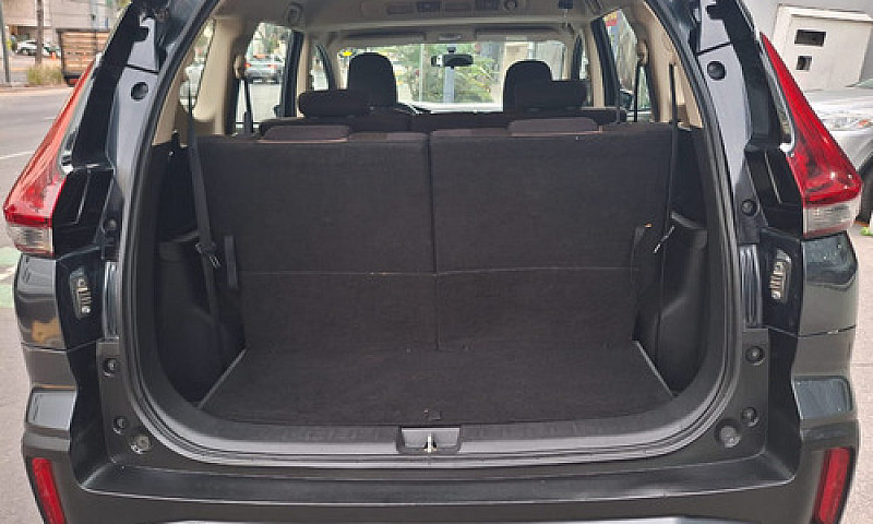 Mitsubishi Xpander 2...