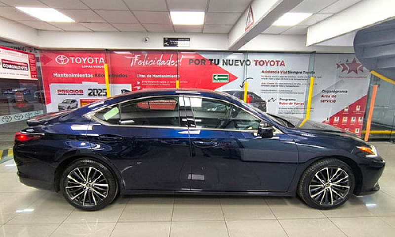 Lexus Es 2024...