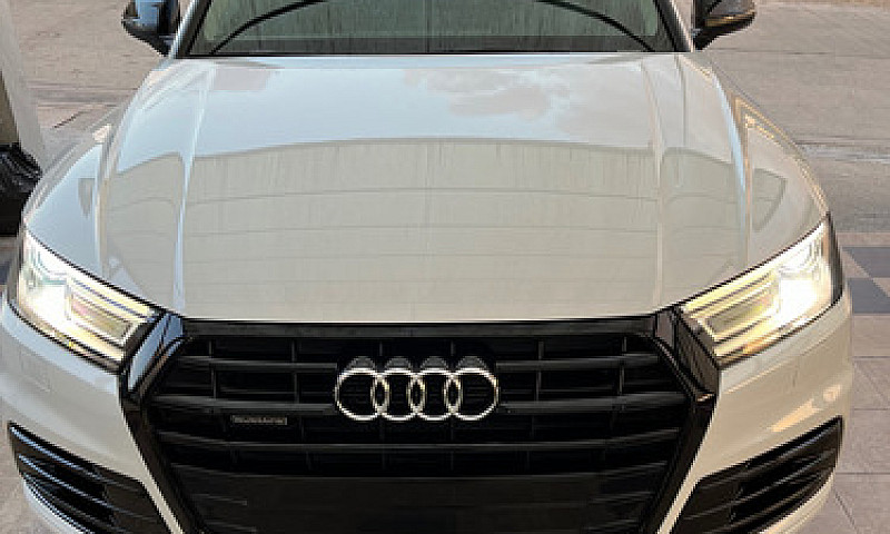 Audi Q5 2.0 L T Dyna...