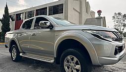 Mitsubishi L200 2.4 Cabina Doble 4X2 Mt
