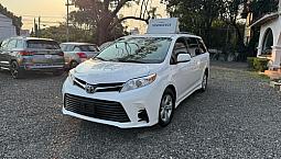 Toyota Sienna 2019