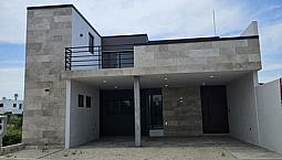 Casa En Venta Con 4 Recámaras Y Alberca En Merida