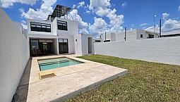 Casa En Mérida Dzityá, 3 Recámaras, Alberca Y Paneles Solares