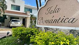 Se Vende Casa Con Muelle En Isla Dorada Cancún