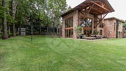 Casa En Venta Con Amplio Jardín En Hacienda De Valle Escondido, Zona Esmeralda