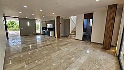 Casa En Venta Con 4 Recámaras Y Alberca En Mérida