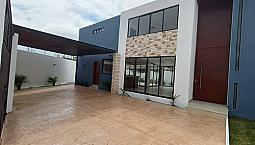 Venta De Casa De 4 Habitaciones En Altabrisa Equipada