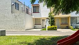 Casa Frente A Parque, A 5 Minutos Del Tec De Monterrey, En Flores Del Valle