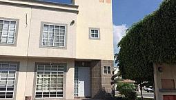 Casa En Venta En Querétaro, Hacienda La Gloria 1701 En Colonia Santa María Querétaro. Cerca Av. 5 De Febrero, Autopista Querétaro - Celaya, Av. Tlacote, Plaza Senderos, Hospital General Imss. Fl19-Di