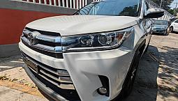Toyota Highlander 3.5 Limited Panoramic Roof At