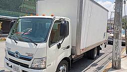  Hino 300/816 Caja Seca Rampa Hidráulica Hibrido