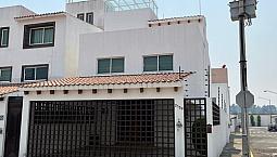 Casa En Venta En Fraccionamiento Bonanza Metepec, En Esquina Remodelada
