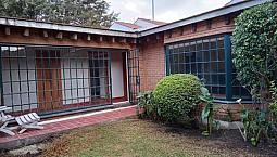 Casa En Venta Como Terreno Parques De La Herradura. Un Piso