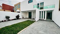 Venta Casa En Boulevares Totalmente Remodelada