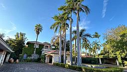 Residencia En Venta En Mérida, Col. Montecristo, Con Terreno De 6,500 M2