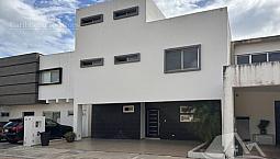 Casa En Venta En Arbolada Cancun