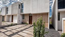 Casa En Venta En Zona El Mirador, 3 Recámaras, 2.5 Baños, T.165 M2, Lujo